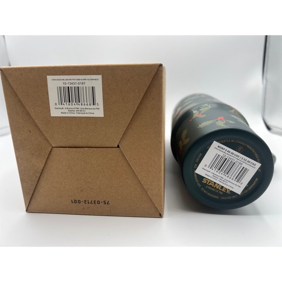 Stanley Holiday Botanical Tumbler Evergreen Holly Christmas NWT 30oz Quencher - Picture 5 of 8